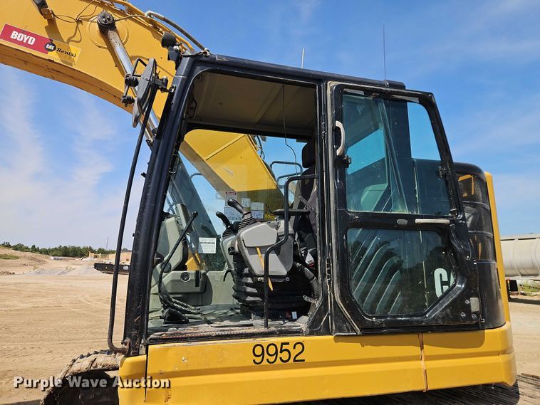 image for item DW6598 2018 Caterpillar 325F L excavator
