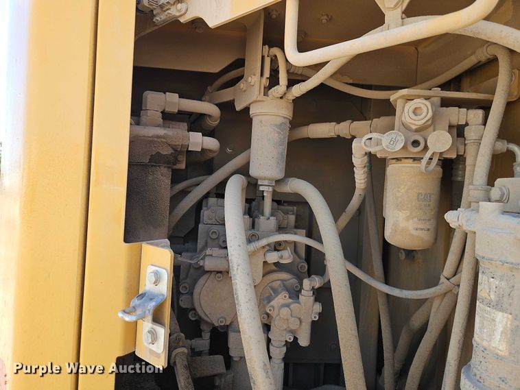 image for item DW6598 2018 Caterpillar 325F L excavator