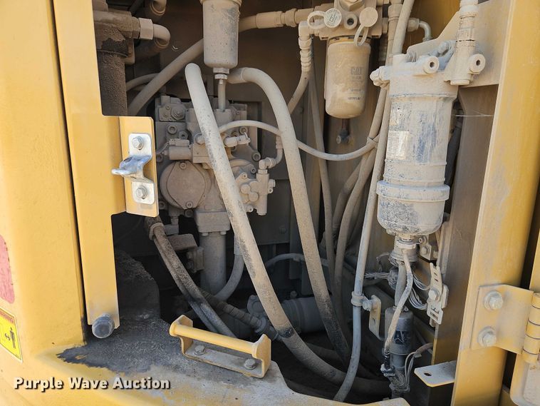 image for item DW6598 2018 Caterpillar 325F L excavator