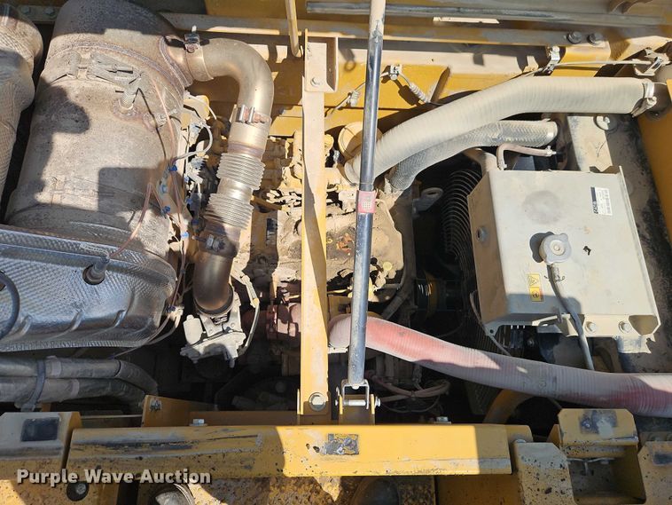 image for item DW6598 2018 Caterpillar 325F L excavator