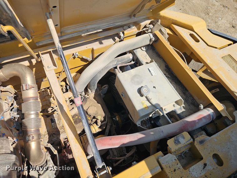 image for item DW6598 2018 Caterpillar 325F L excavator