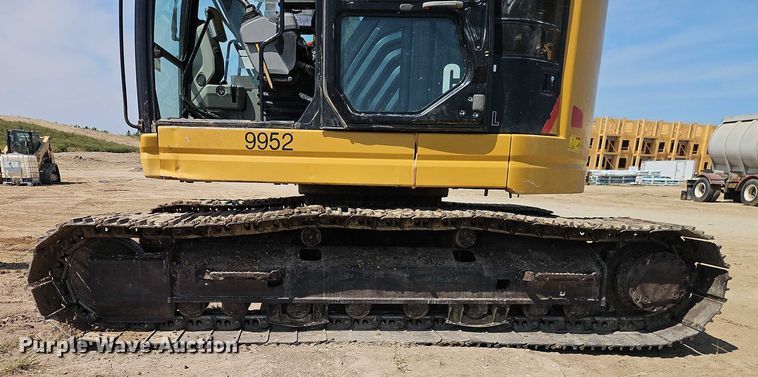 image for item DW6598 2018 Caterpillar 325F L excavator