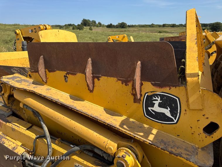 image for item DW6602 2012 John Deere 2112C scraper