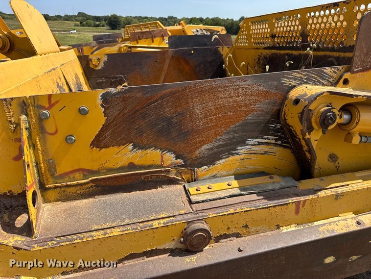 image for item DW6602 2012 John Deere 2112C scraper