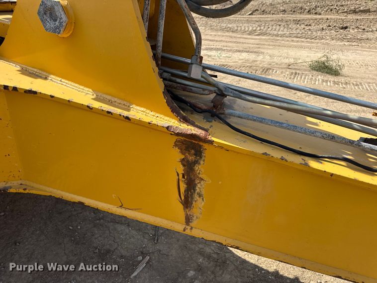 image for item DW6602 2012 John Deere 2112C scraper