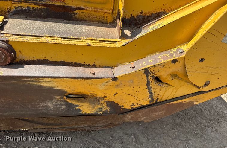 image for item DW6602 2012 John Deere 2112C scraper