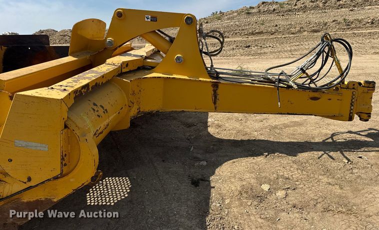 image for item DW6602 2012 John Deere 2112C scraper