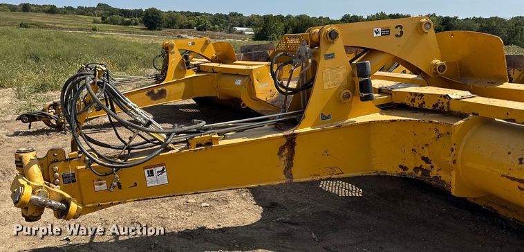 image for item DW6602 2012 John Deere 2112C scraper