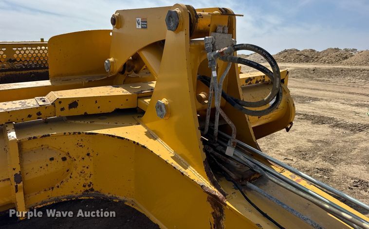 image for item DW6602 2012 John Deere 2112C scraper