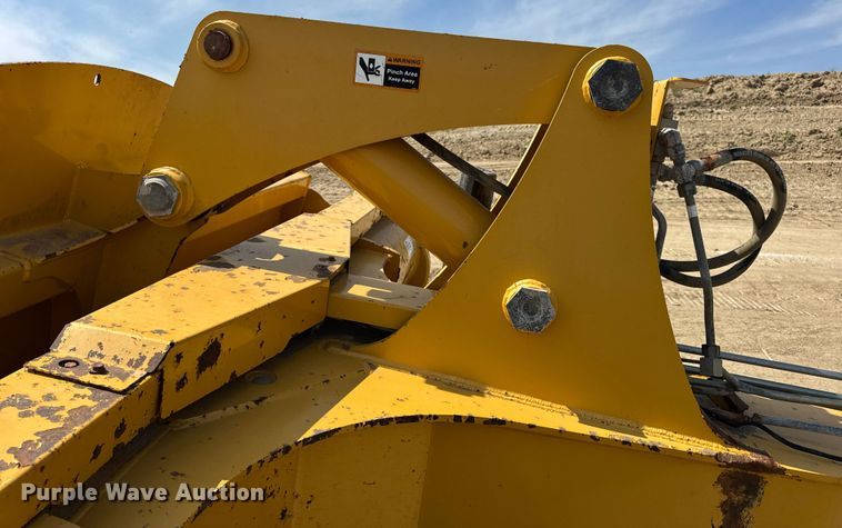 image for item DW6602 2012 John Deere 2112C scraper