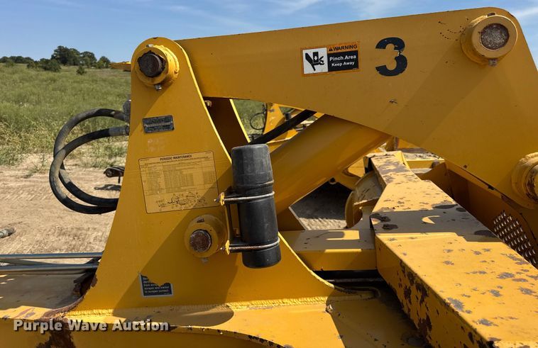 image for item DW6602 2012 John Deere 2112C scraper