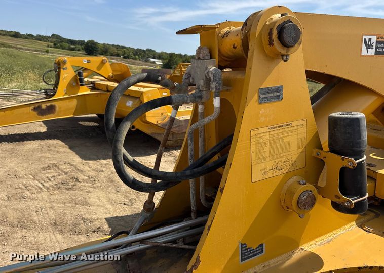 image for item DW6602 2012 John Deere 2112C scraper