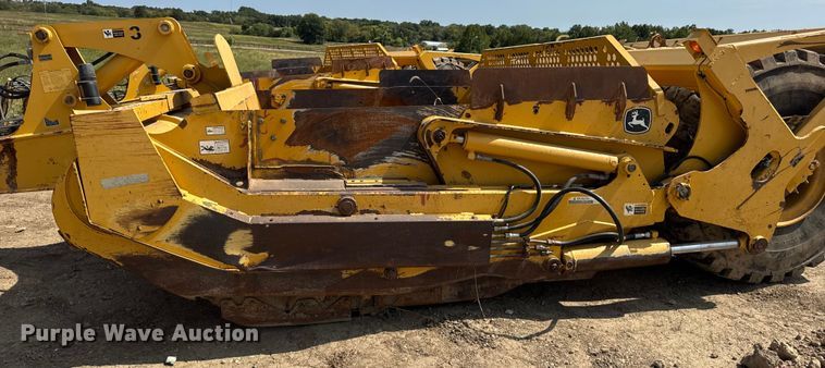 image for item DW6602 2012 John Deere 2112C scraper