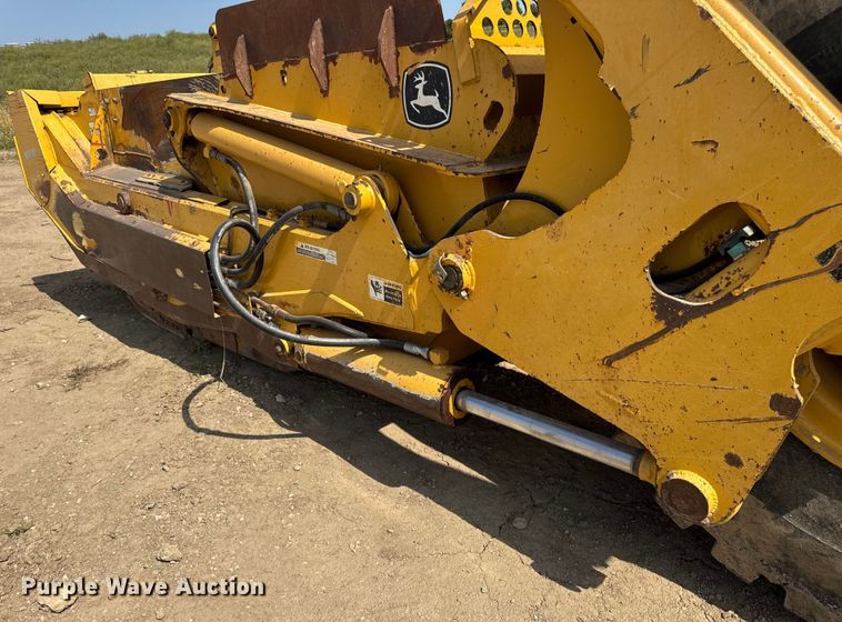 image for item DW6602 2012 John Deere 2112C scraper