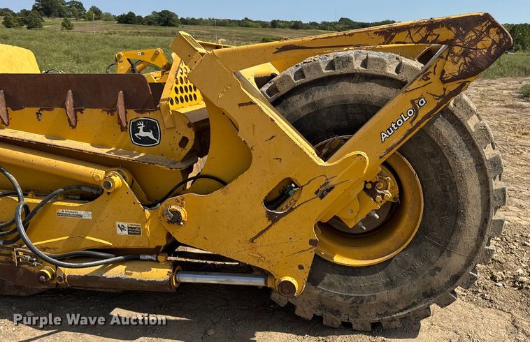 image for item DW6602 2012 John Deere 2112C scraper