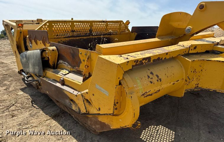 image for item DW6602 2012 John Deere 2112C scraper