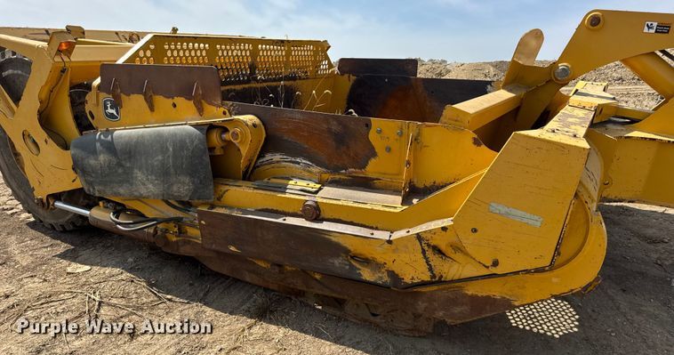 image for item DW6602 2012 John Deere 2112C scraper