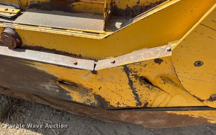 image for item DW6602 2012 John Deere 2112C scraper