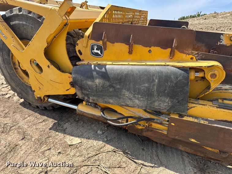 image for item DW6602 2012 John Deere 2112C scraper