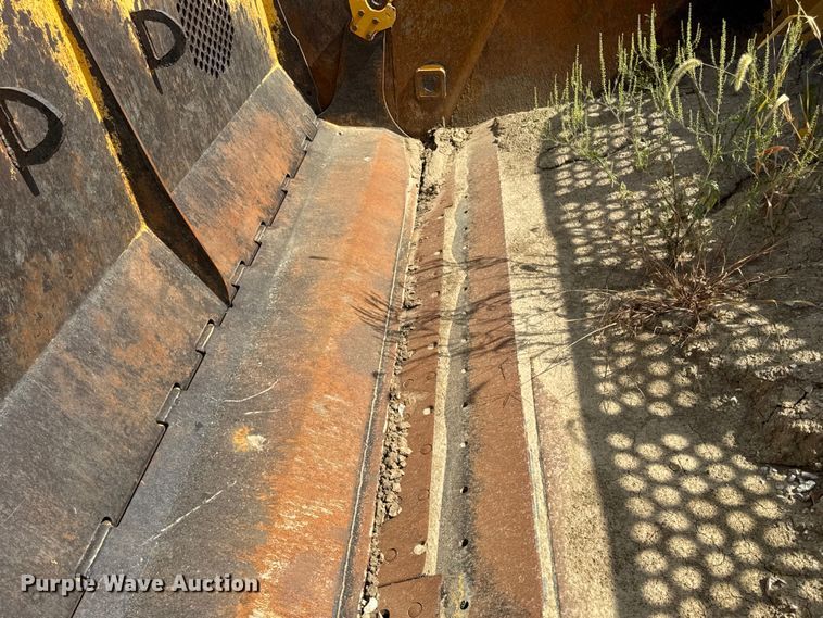 image for item DW6602 2012 John Deere 2112C scraper