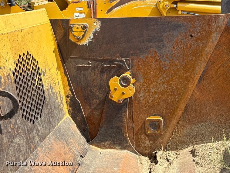 image for item DW6602 2012 John Deere 2112C scraper