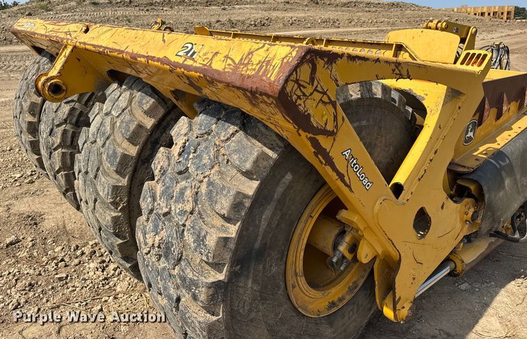 image for item DW6602 2012 John Deere 2112C scraper