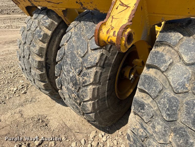 image for item DW6602 2012 John Deere 2112C scraper