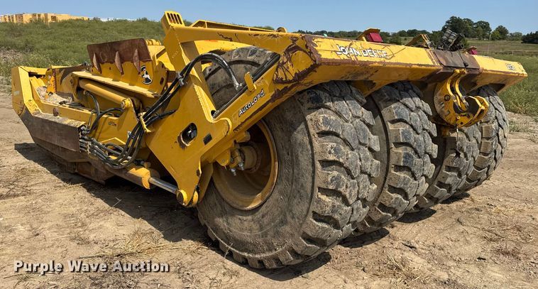 image for item DW6604 2012 John Deere 2112C scraper