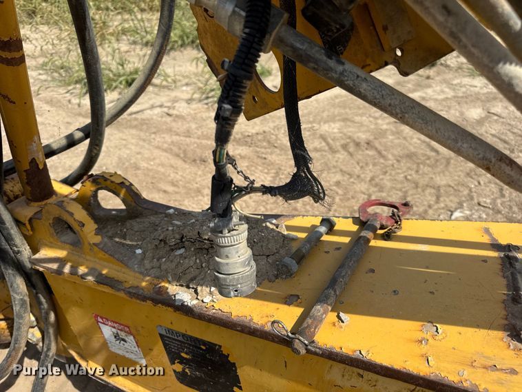 image for item DW6604 2012 John Deere 2112C scraper