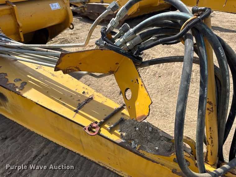 image for item DW6604 2012 John Deere 2112C scraper