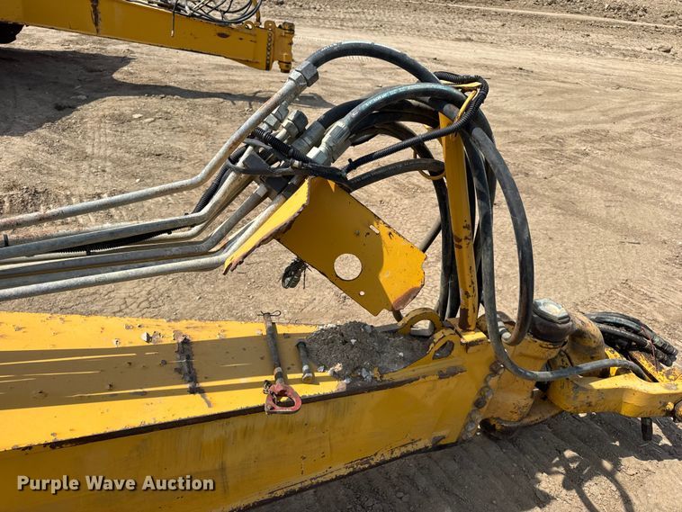 image for item DW6604 2012 John Deere 2112C scraper