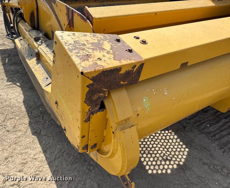 image for item DW6604 2012 John Deere 2112C scraper
