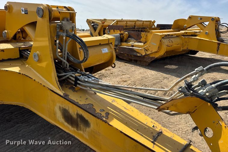 image for item DW6604 2012 John Deere 2112C scraper