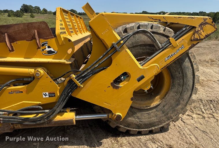 image for item DW6604 2012 John Deere 2112C scraper