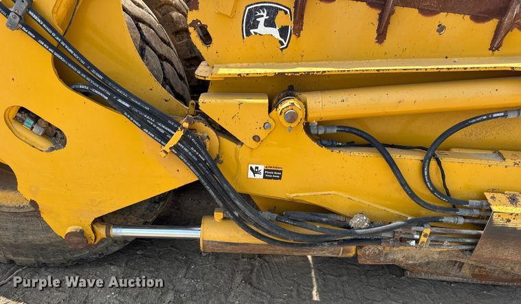 image for item DW6604 2012 John Deere 2112C scraper