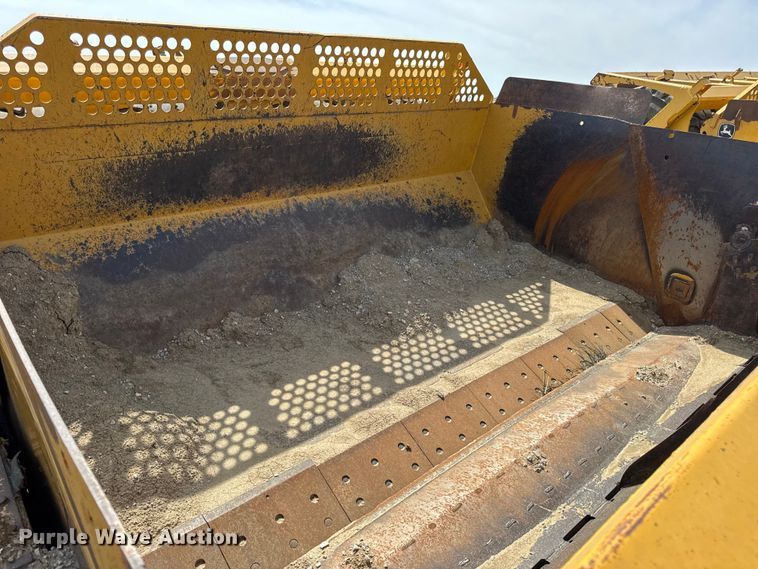 image for item DW6604 2012 John Deere 2112C scraper