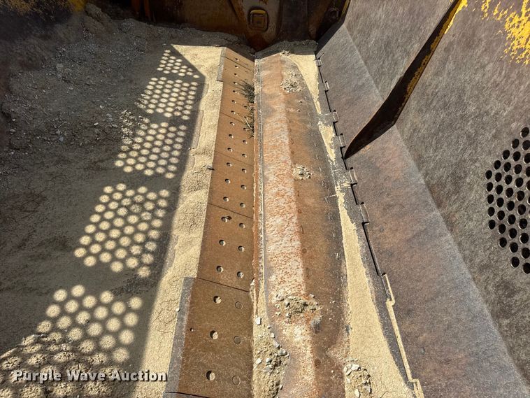 image for item DW6604 2012 John Deere 2112C scraper