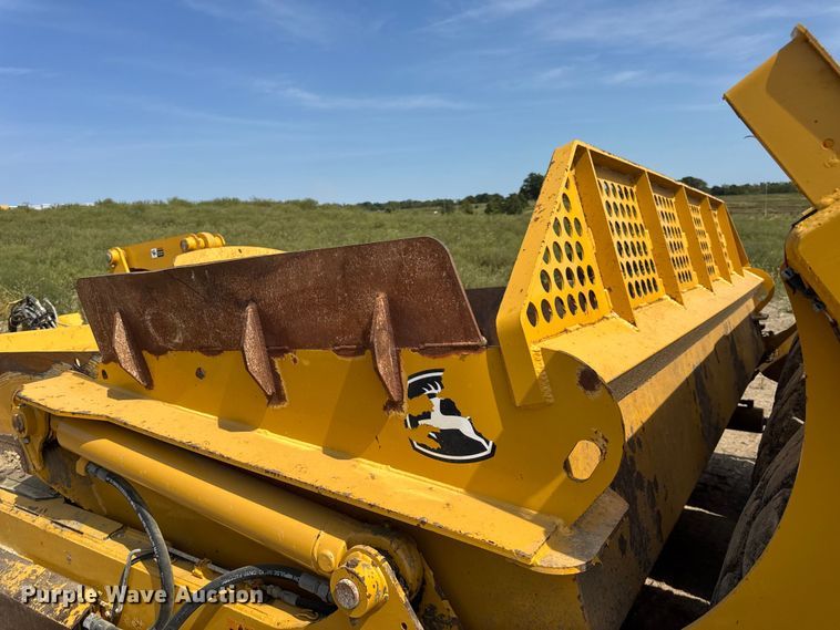 image for item DW6604 2012 John Deere 2112C scraper
