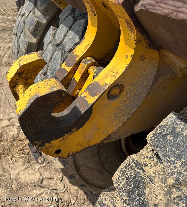 image for item DW6604 2012 John Deere 2112C scraper