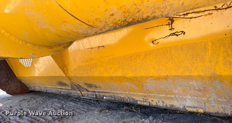 image for item DW6604 2012 John Deere 2112C scraper