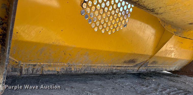 image for item DW6604 2012 John Deere 2112C scraper