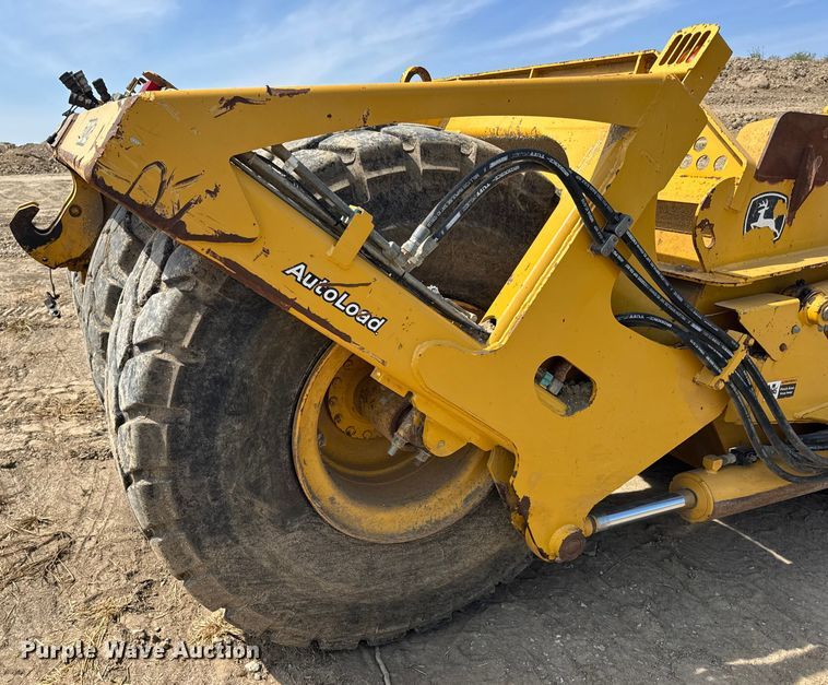 image for item DW6604 2012 John Deere 2112C scraper