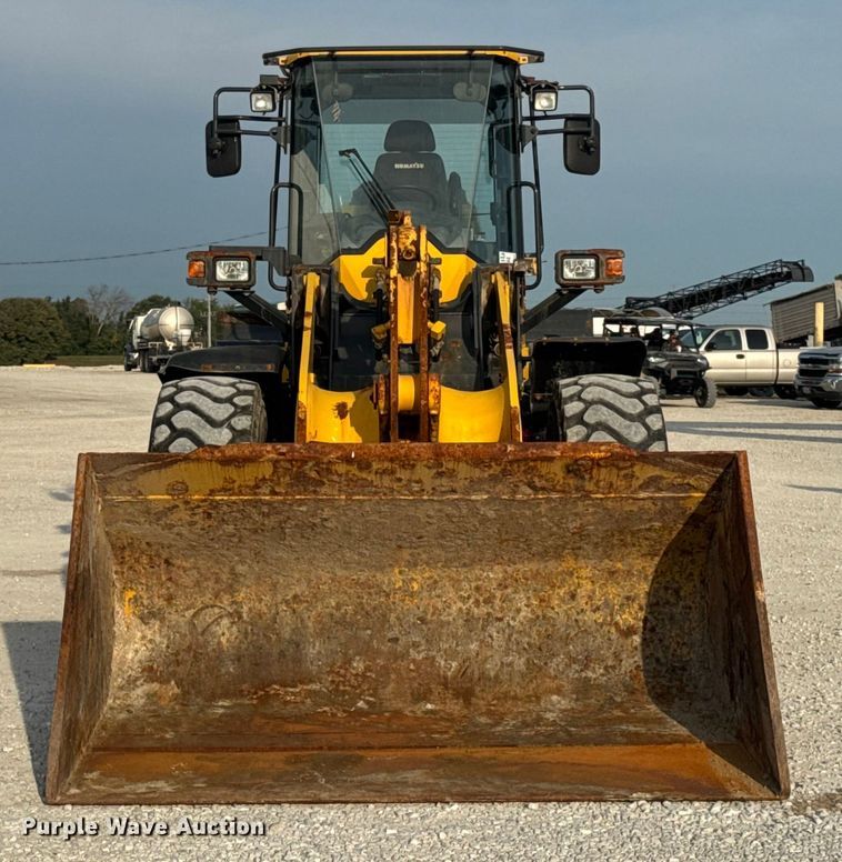 CARGADOR FRONTAL KOMATSU WA2008