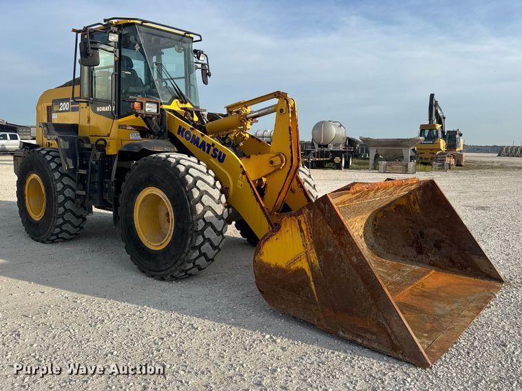 CARGADOR FRONTAL KOMATSU WA2008