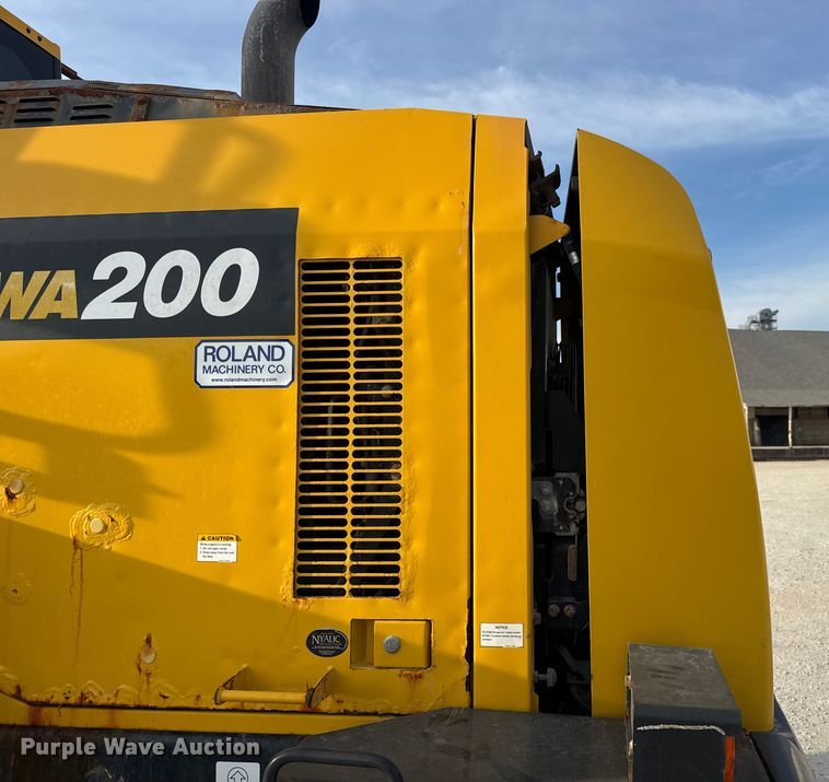 image for item DW6605 Komatsu WA200-8 wheel loader