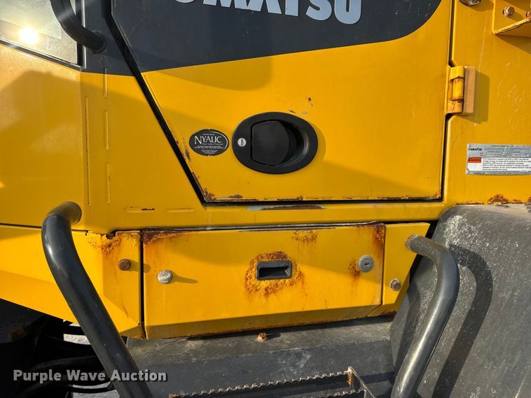 image for item DW6605 Komatsu WA200-8 wheel loader