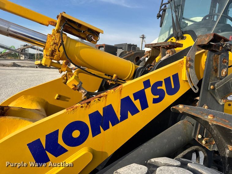 image for item DW6605 Komatsu WA200-8 wheel loader