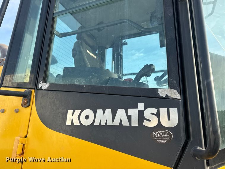 image for item DW6605 Komatsu WA200-8 wheel loader