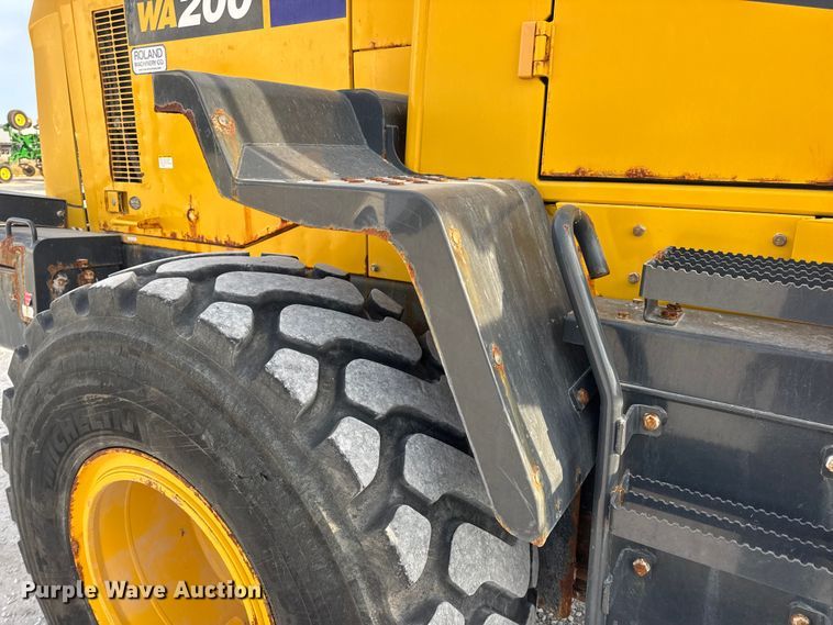 image for item DW6605 Komatsu WA200-8 wheel loader