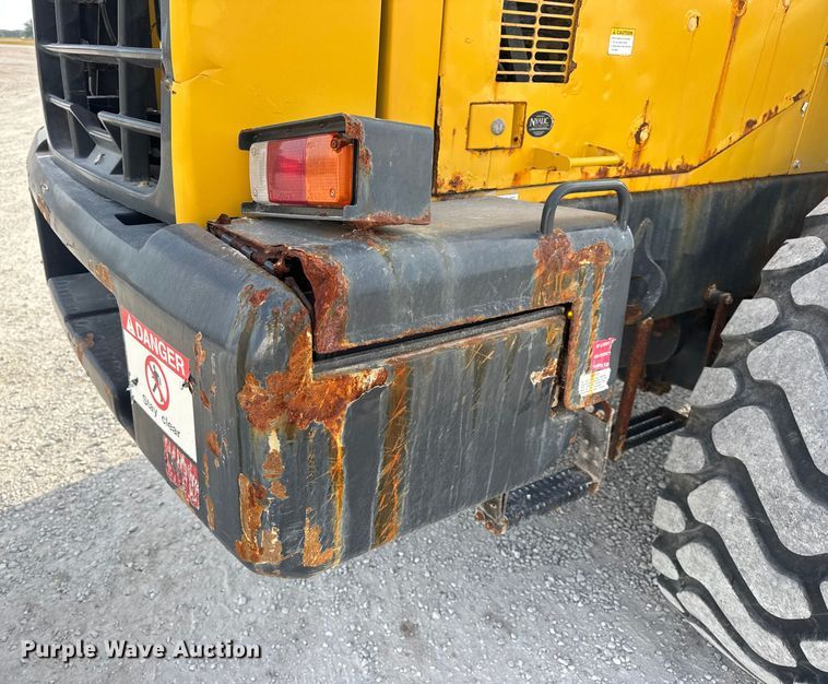 image for item DW6605 Komatsu WA200-8 wheel loader